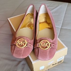 New- Never Worn Michael Kors 11M Shoes